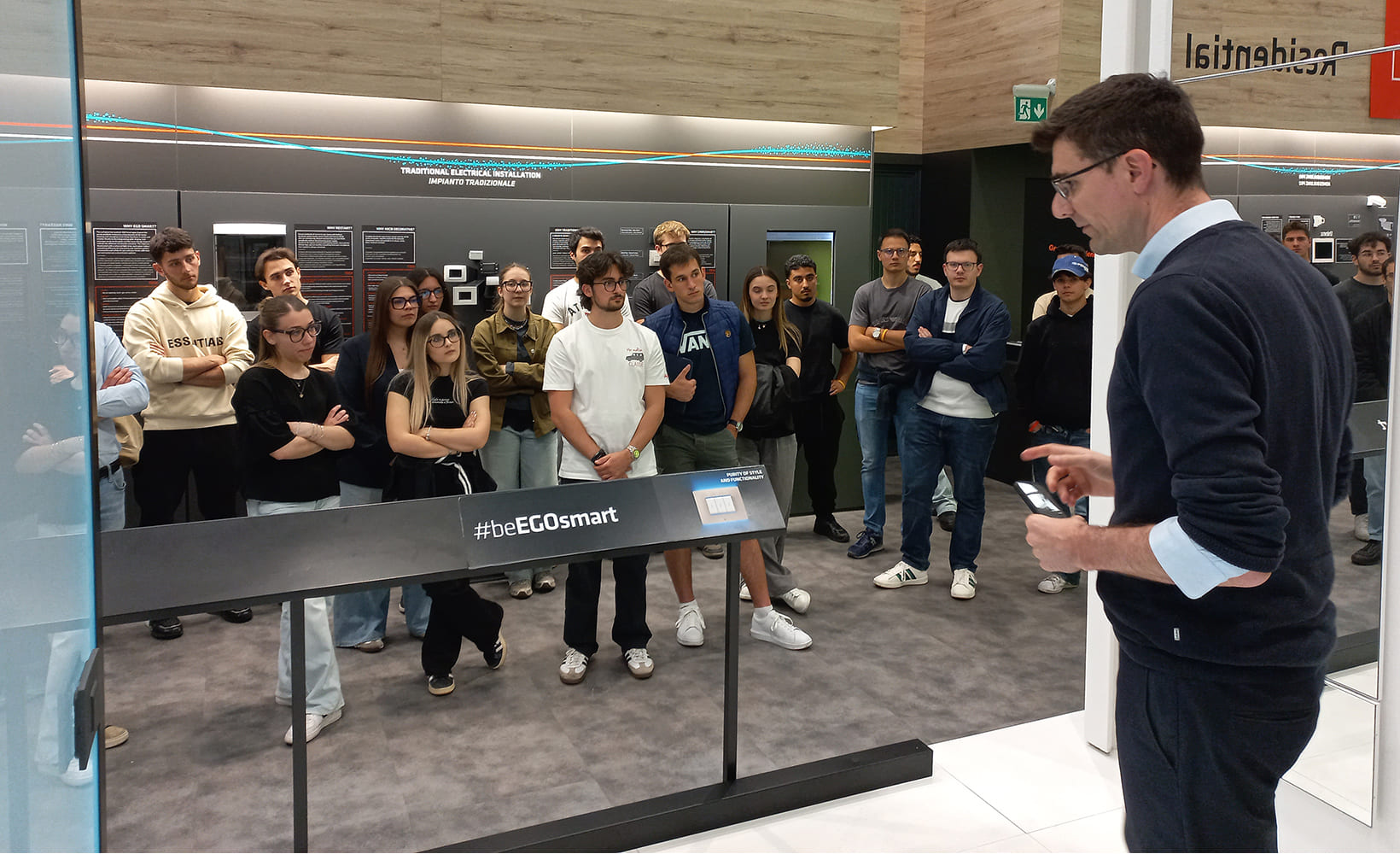 GEWISS accoglie UNIBG al GEC per visita su Domotica e Smart City