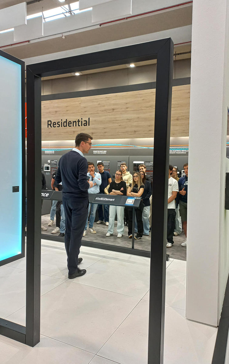 GEWISS accoglie UNIBG al GEC per visita su Domotica e Smart City