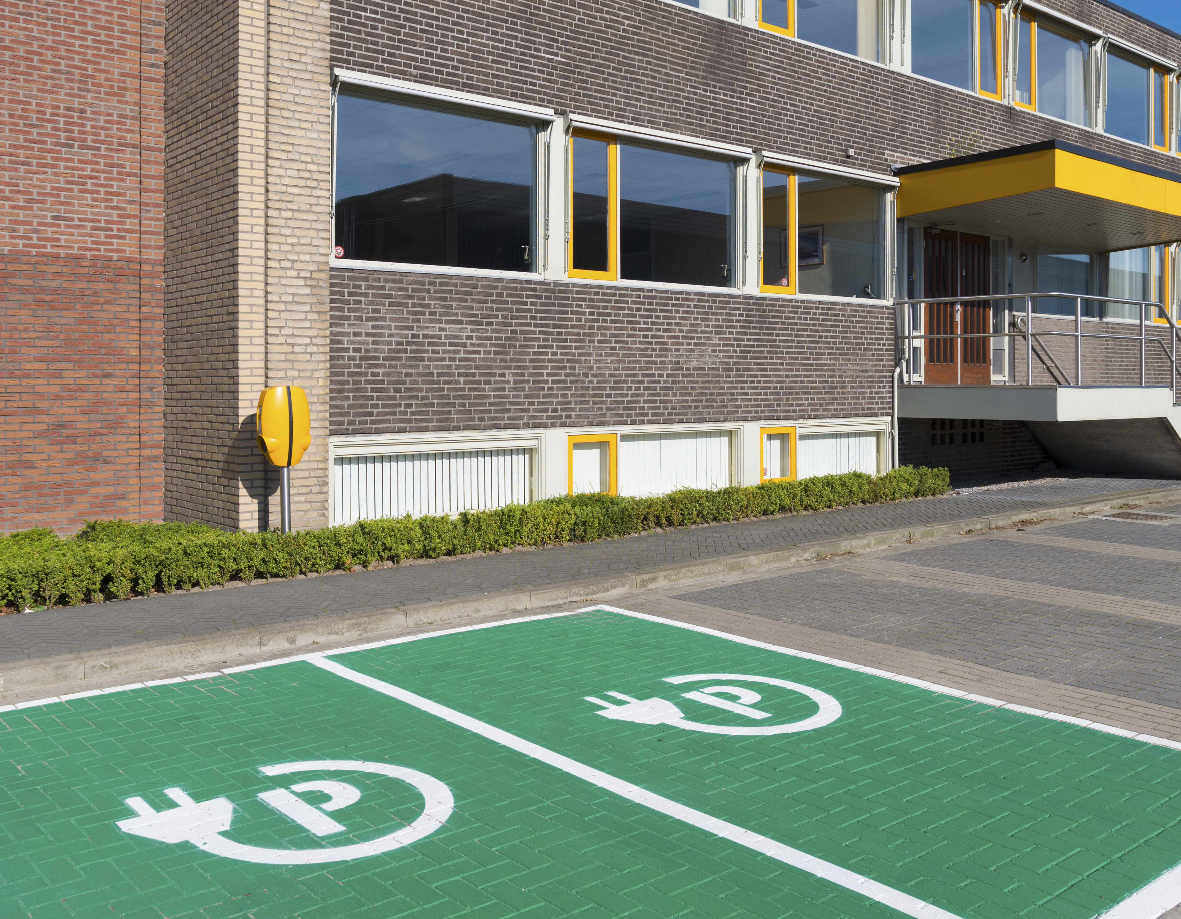 Normativa per le colonnine di ricarica auto elettriche