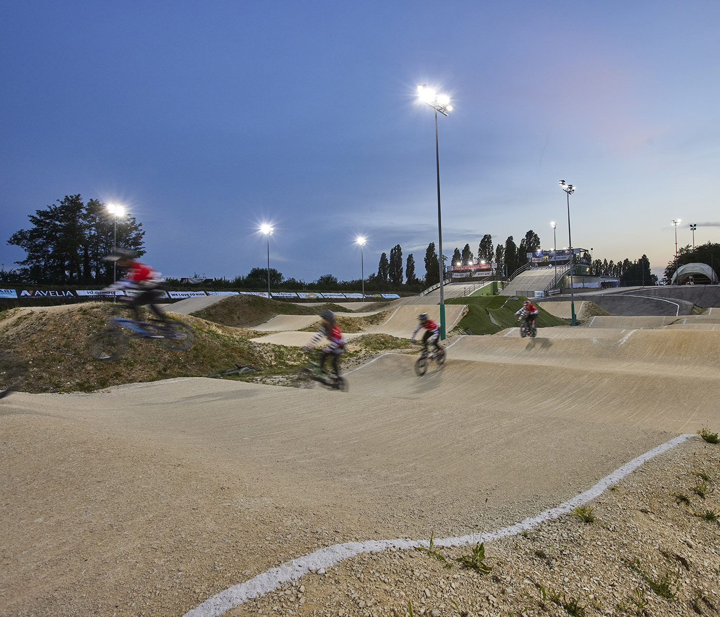 BMX Olimpik açık alan spor tesisi