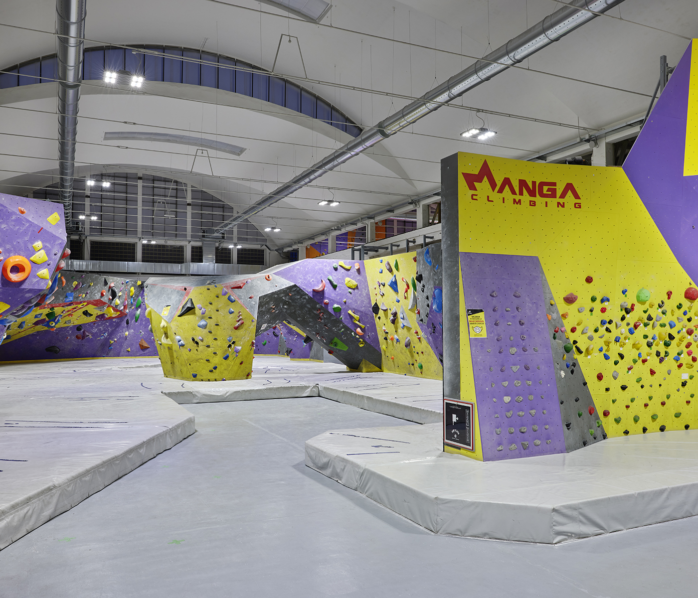 Installation sportive d’intérieur Manga Climbing 