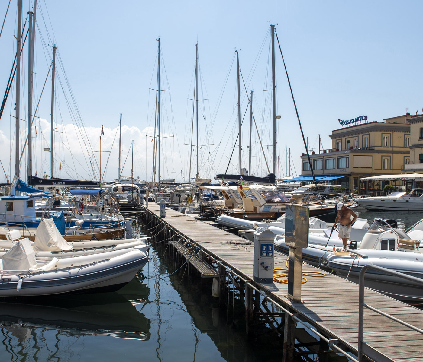 Reale Yacht Club Canottieri Savoia logistic port