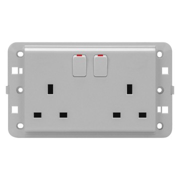 BS podwójne gniazdka przełączane - 250 V ac BS podwójne gniazdka przełączane - 250 V ac