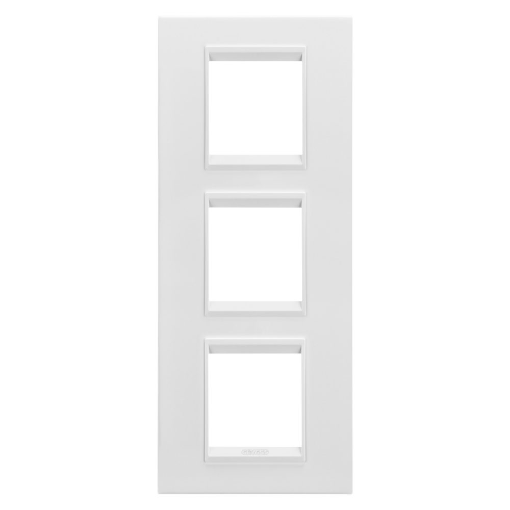  mezinárodní rámeček lux – z kovu – 2+2+2 moduly svislé – monochromatická matná bílá – chorusmart