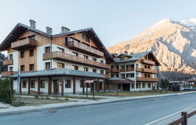 Hotel Nira Montana