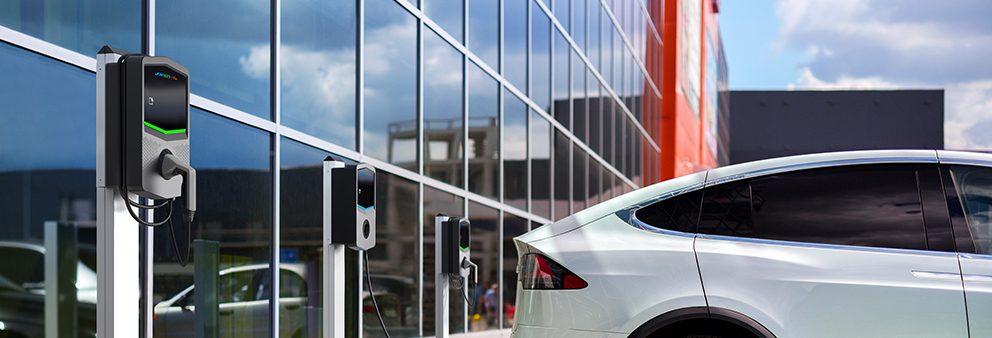 Colonnina I-CON installata all'esterno di un ufficio
